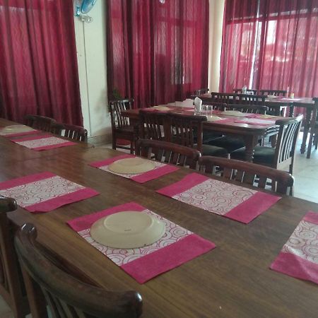 מלון רישיקש Raj Laxmi Bhawan מראה חיצוני תמונה